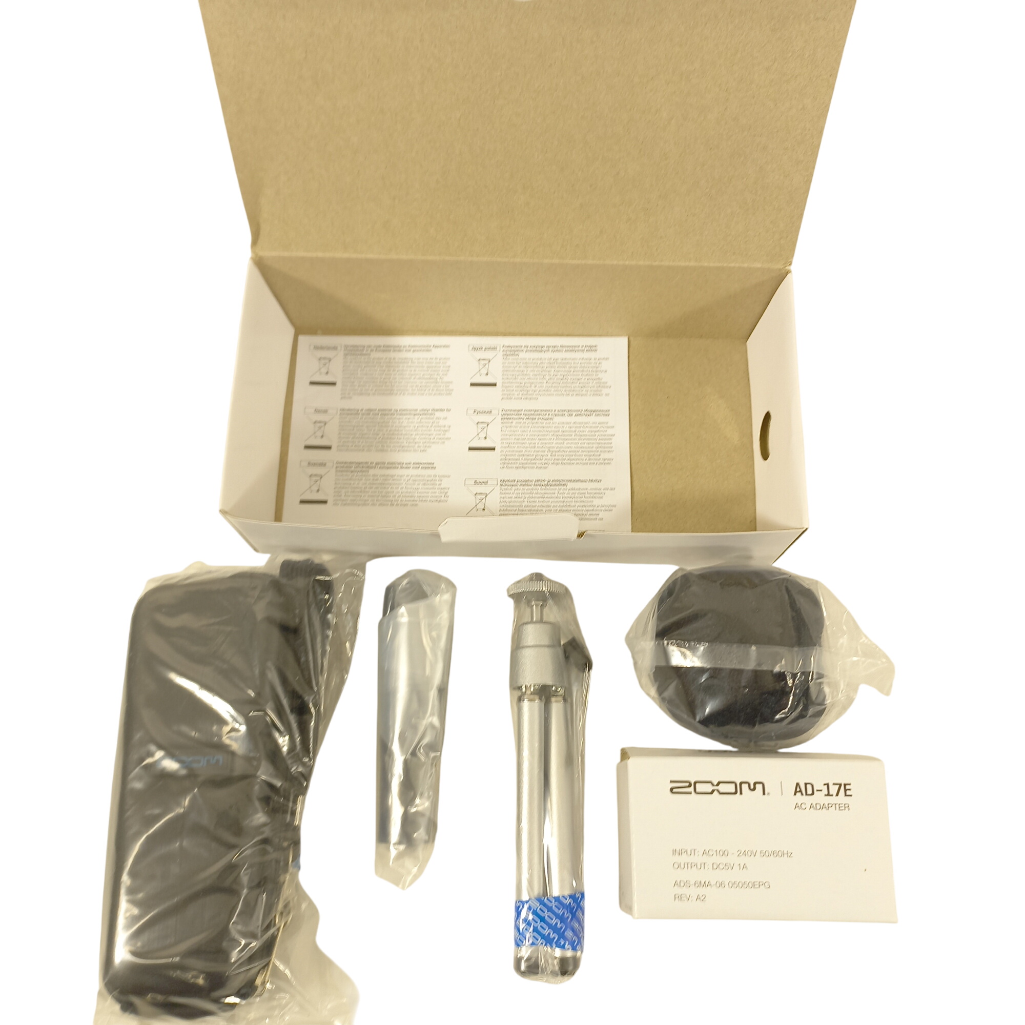 MICRO ZOOM APH_1n (Lot d'accessoires ) - État correct sur Label Emmaüs